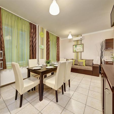 Central Walk Fashionstreet Apartmnts Budapest Esterno foto