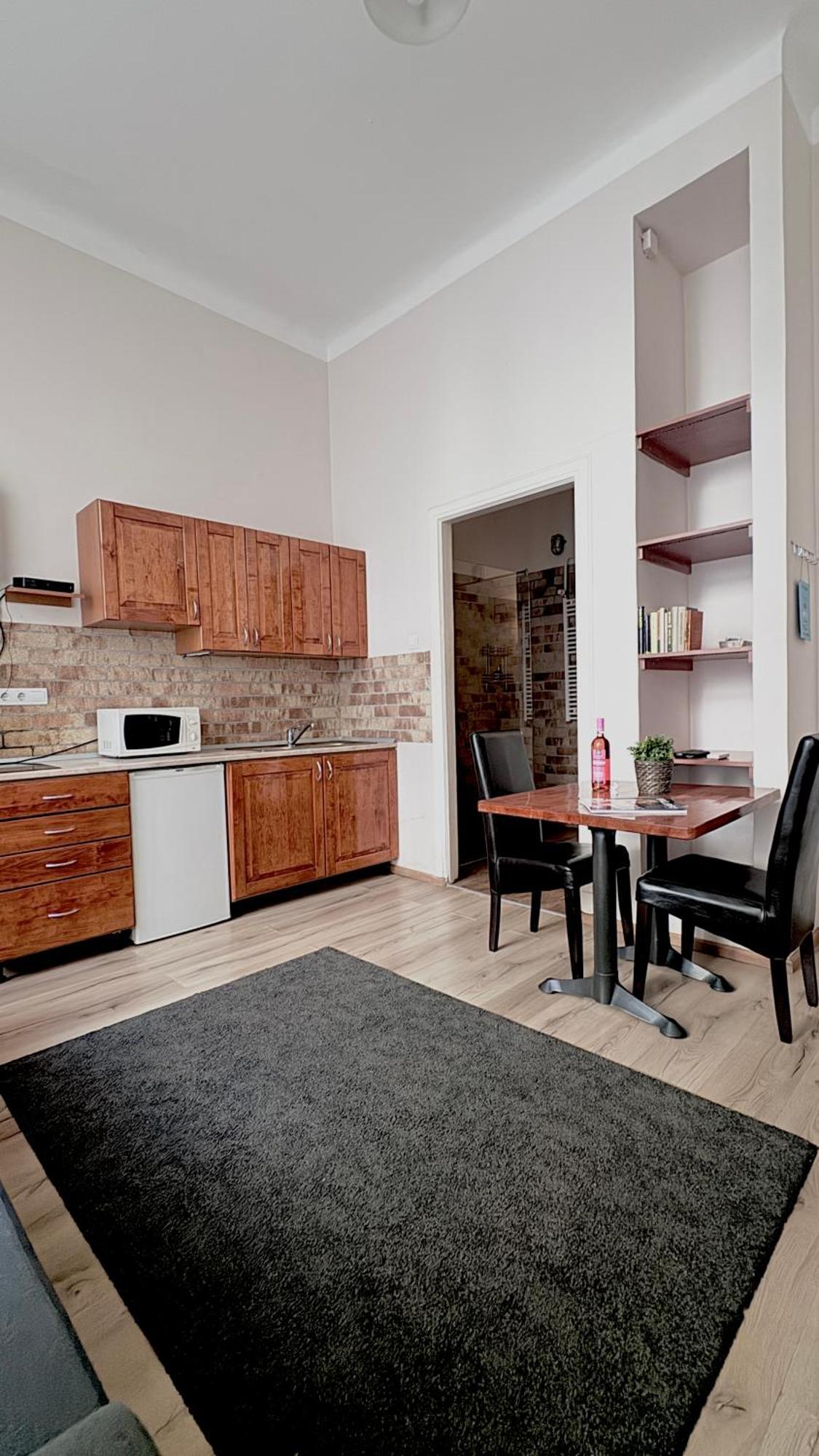 Central Walk Fashionstreet Apartmnts Budapest Esterno foto