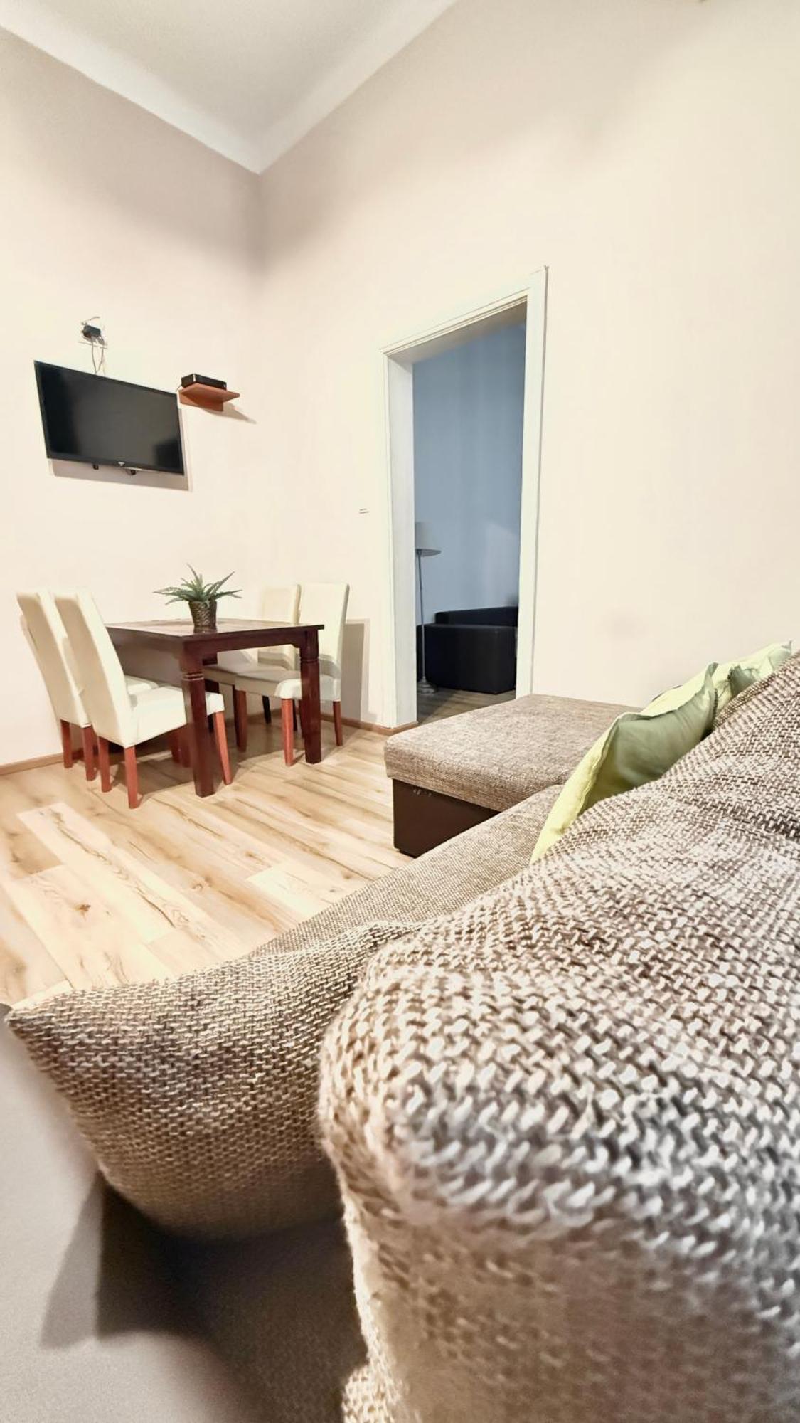 Central Walk Fashionstreet Apartmnts Budapest Esterno foto