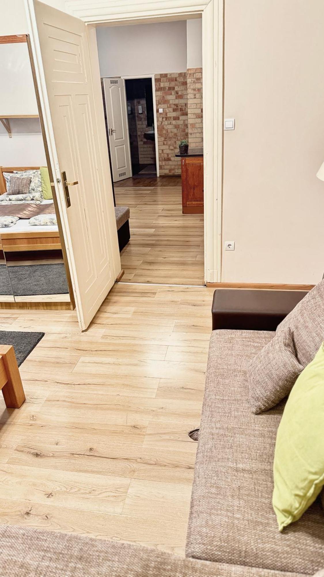 Central Walk Fashionstreet Apartmnts Budapest Esterno foto